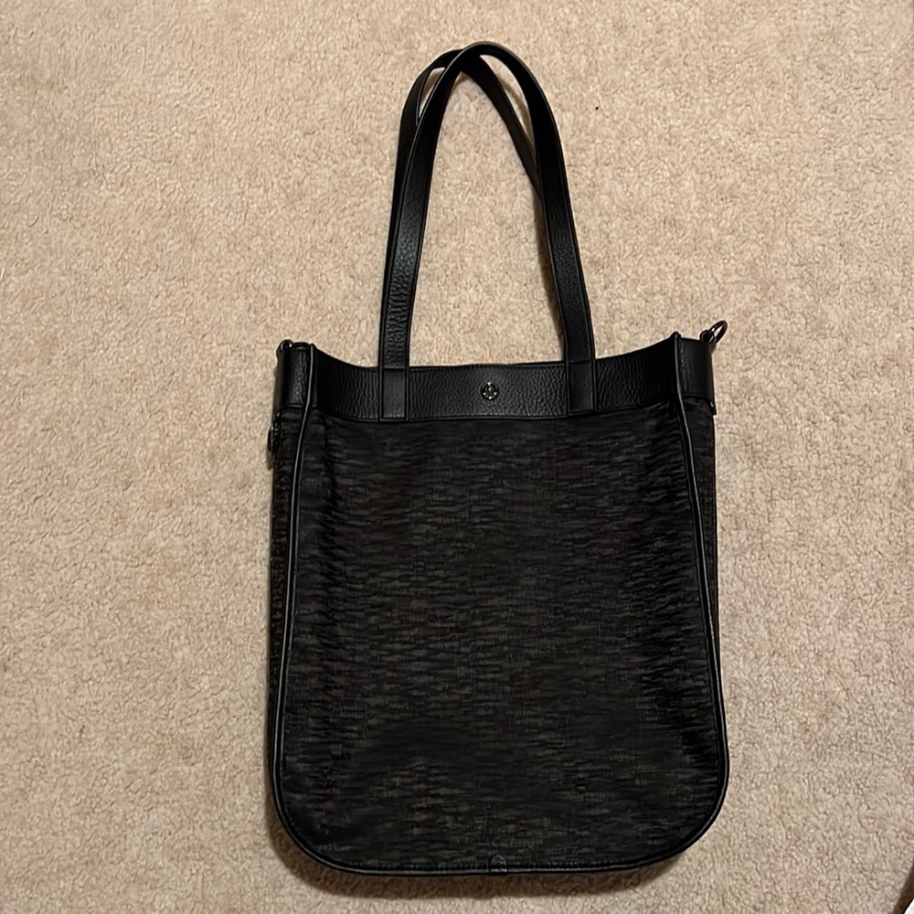 Lululemon textured bag